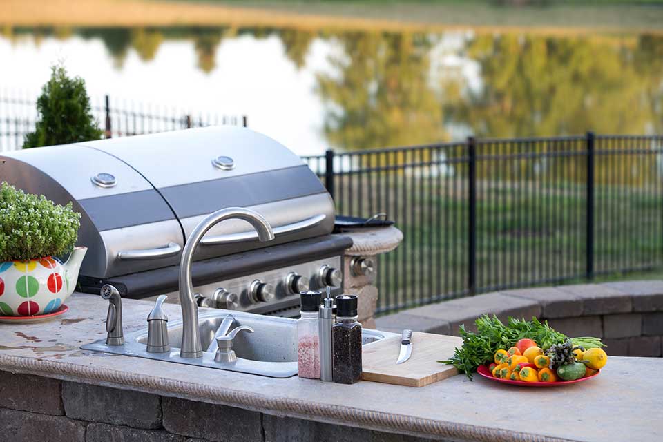 Outdoor-kitchen